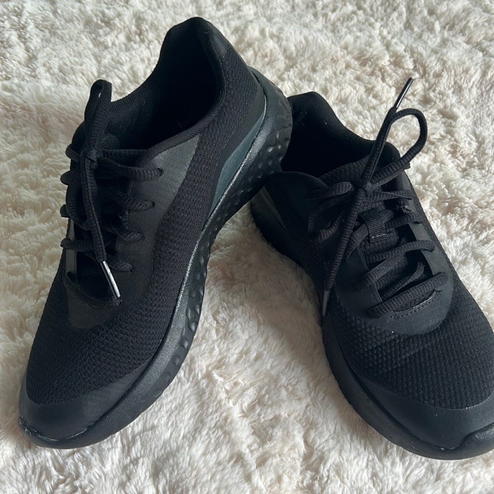 Women's Slip Resistant shoes